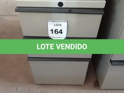 LOTE 164 - 01 GAVETEIRO COM 03 GAVETAS EM AÇO. (NO ESTADO EM QUE SE ENCONTRA. SUJEITO A AVARIAS OCULTAS/VISÍVEIS.)