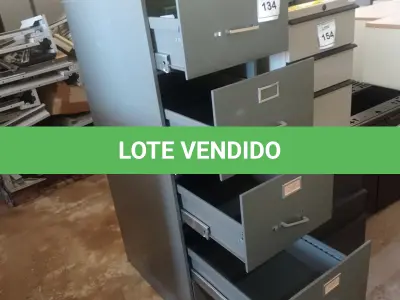 LOTE 134 - 01 ARMÁRIO DE FERRO 5 GAVETAS. (NO ESTADO EM QUE SE ENCONTRA. SUJEITO A AVARIAS OCULTAS/VISÍVEIS.)