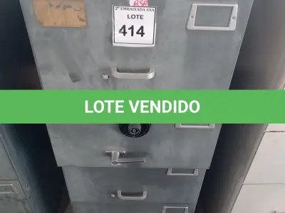 LOTE 414 - 01 COFRE. (NO ESTADO EM QUE SE ENCONTRA. SUJEITO A AVARIAS OCULTAS/VISÍVEIS.) BH1465Y