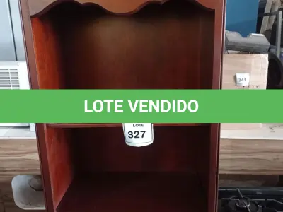 LOTE 327 - 01 BOOKCASE. (NO ESTADO EM QUE SE ENCONTRA. SUJEITO A AVARIAS OCULTAS/VISÍVEIS.) AV9828W