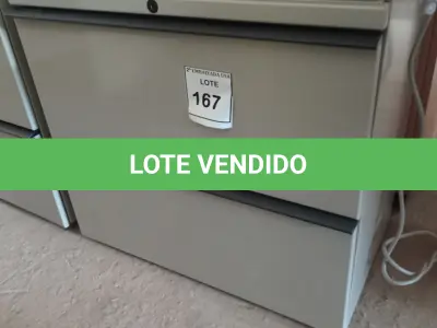 LOTE 167 - 01 ARMÁRIO EM AÇO COM 02 GAVETAS. (NO ESTADO EM QUE SE ENCONTRA. SUJEITO A AVARIAS OCULTAS/VISÍVEIS.)