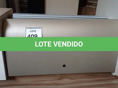 LOTE 409 - 01 ARMÁRIO EM AÇO SUSPENSO. (NO ESTADO EM QUE SE ENCONTRA. SUJEITO A AVARIAS OCULTAS/VISÍVEIS.)