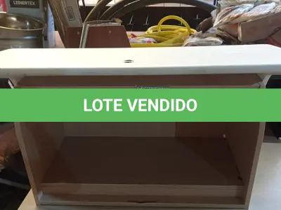 LOTE 459 - 01 ARMÁRIO SUSPENSO. (NO ESTADO EM QUE SE ENCONTRA. SUJEITO A AVARIAS OCULTAS/VISÍVEIS.)