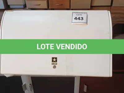 LOTE 443 - 01 ARMÁRIO SUSPENSO. (NO ESTADO EM QUE SE ENCONTRA. SUJEITO A AVARIAS OCULTAS/VISÍVEIS.)