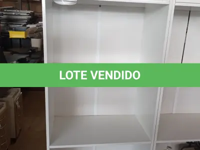 LOTE 284 - 01 ESTANTE BRANCA. (NO ESTADO EM QUE SE ENCONTRA. SUJEITO A AVARIAS OCULTAS/VISÍVEIS.)