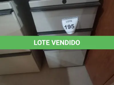 LOTE 195 - 01 GAVETEIRO EM AÇO 03 GAVETAS. (NO ESTADO EM QUE SE ENCONTRA. SUJEITO A AVARIAS OCULTAS/VISÍVEIS.)