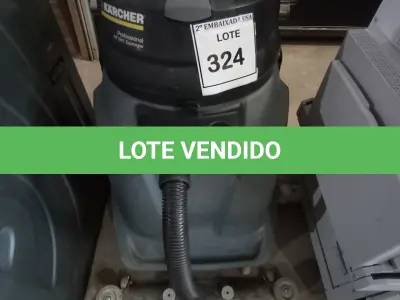 LOTE 324 - 01 ASPIRADOR DE PÓ E ÁGUA MARCA KARCHER NT68/1 110V (VACUUM CLEANER).  (NO ESTADO EM QUE SE ENCONTRA. SUJEITO A AVARIAS OCULTAS/VISÍVEIS.) AV9722H
