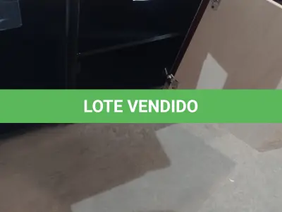 LOTE 329 - 01 RACK EM MADEIRA COM 02 PORTAS. (NO ESTADO EM QUE SE ENCONTRA. SUJEITO A AVARIAS OCULTAS/VISÍVEIS.)