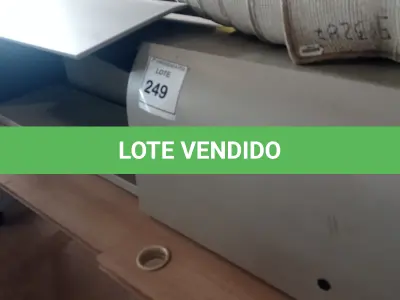 LOTE 249 - 01 ARMÁRIO SUSPENSO DUPLO EM AÇO. (NO ESTADO EM QUE SE ENCONTRA. SUJEITO A AVARIAS OCULTAS/VISÍVEIS.)