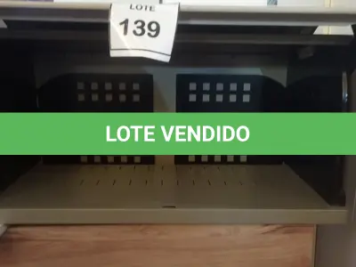 LOTE 139 - 01 ARMÁRIO SUSPENSO EM AÇO. (NO ESTADO EM QUE SE ENCONTRA. SUJEITO A AVARIAS OCULTAS/VISÍVEIS.)