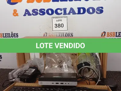 LOTE 380 - 01 CPU HP, MOUSE, TECLADO E CARREGADOR. (NO ESTADO EM QUE SE ENCONTRA. SUJEITO A AVARIAS OCULTAS/VISÍVEIS.) BD1048R