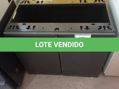 LOTE 153 - 01 ARMÁRIO BAIXO EM AÇO (NO ESTADO EM QUE SE ENCONTRA. SUJEITO A AVARIAS OCULTAS/VISÍVEIS.)