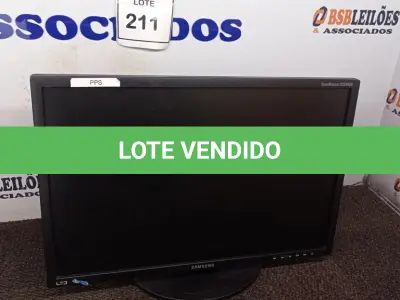 LOTE 211 - 01 MONITOR SAMSUNG. (NO ESTADO EM QUE SE ENCONTRA. SUJEITO A AVARIAS OCULTAS/VISÍVEIS.)