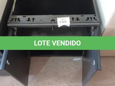 LOTE 153 - 01 ARMÁRIO BAIXO EM AÇO (NO ESTADO EM QUE SE ENCONTRA. SUJEITO A AVARIAS OCULTAS/VISÍVEIS.)