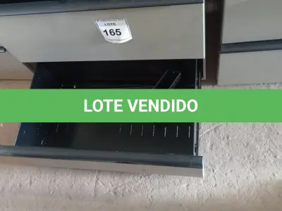 LOTE 165 - 01 ARMÁRIO EM AÇO COM 02 GAVETAS. (NO ESTADO EM QUE SE ENCONTRA. SUJEITO A AVARIAS OCULTAS/VISÍVEIS.)