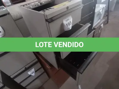 LOTE 193 - 01 GAVETEIRO EM AÇO 03 GAVETAS. (NO ESTADO EM QUE SE ENCONTRA. SUJEITO A AVARIAS OCULTAS/VISÍVEIS.)