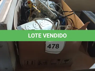 LOTE 478 - 01 CAIXA COM RÉGUAS E FIOS DIVERSOS. (NO ESTADO EM QUE SE ENCONTRA. SUJEITO A AVARIAS OCULTAS/VISÍVEIS.)