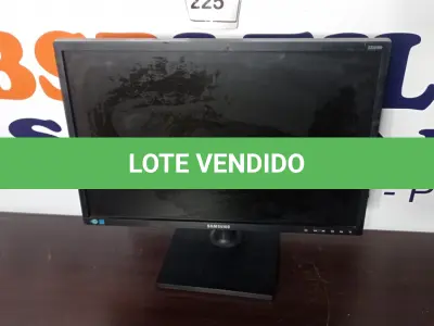 LOTE 225 - 01 MONITOR SAMSUNG 04J4 HCLHC01670. (NO ESTADO EM QUE SE ENCONTRA. SUJEITO A AVARIAS OCULTAS/VISÍVEIS.)0434