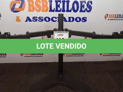 LOTE 400 - 01 SUPORTE PARA MONITOR. (NO ESTADO EM QUE SE ENCONTRA. SUJEITO A AVARIAS OCULTAS/VISÍVEIS.)