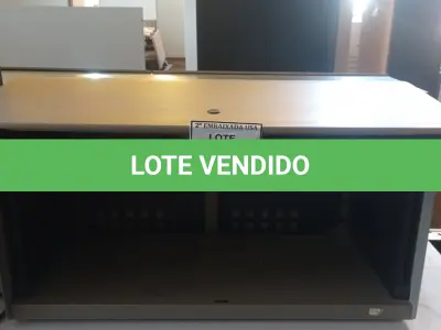 LOTE 147 - 01 ARMÁRIO SUSPENSO EM AÇO. (NO ESTADO EM QUE SE ENCONTRA. SUJEITO A AVARIAS OCULTAS/VISÍVEIS.)