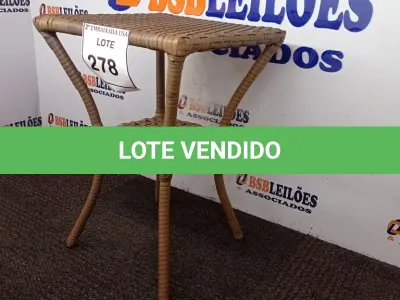 LOTE 278 - 01 GARDEN END TABLE. (MESA DE CANTO DE JARDIM) (NO ESTADO EM QUE SE ENCONTRA. SUJEITO A AVARIAS OCULTAS/VISÍVEIS.) BH1542J