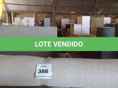 LOTE 386 - 01 RUG (TAPETE). (NO ESTADO EM QUE SE ENCONTRA. SUJEITO A AVARIAS OCULTAS/VISÍVEIS.) AU2282S