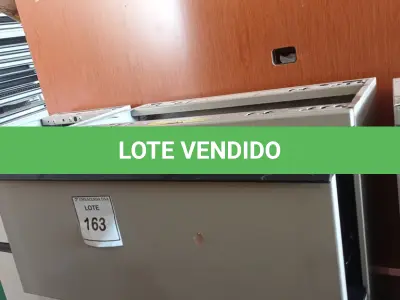 LOTE 163 - 01 ARMÁRIO EM AÇO COM 02 GAVETAS. (NO ESTADO EM QUE SE ENCONTRA. SUJEITO A AVARIAS OCULTAS/VISÍVEIS.)
