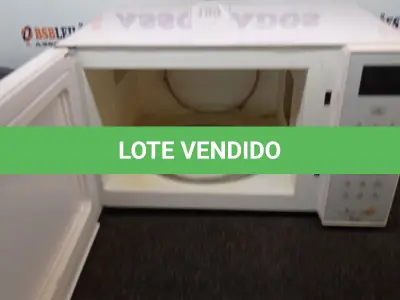 LOTE 199 - 01 MICRO-ONDAS PANASONIC 220V. (MICROWAVE). (NO ESTADO EM QUE SE ENCONTRA. SUJEITO A AVARIAS OCULTAS/VISÍVEIS.) BF8648J