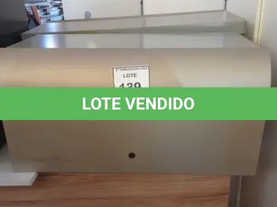 LOTE 139 - 01 ARMÁRIO SUSPENSO EM AÇO. (NO ESTADO EM QUE SE ENCONTRA. SUJEITO A AVARIAS OCULTAS/VISÍVEIS.)