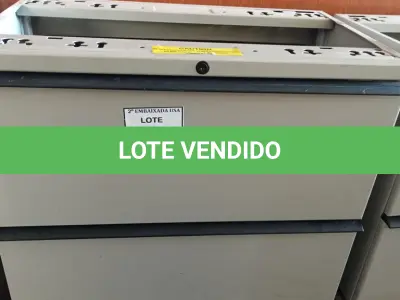LOTE 163 - 01 ARMÁRIO EM AÇO COM 02 GAVETAS. (NO ESTADO EM QUE SE ENCONTRA. SUJEITO A AVARIAS OCULTAS/VISÍVEIS.)