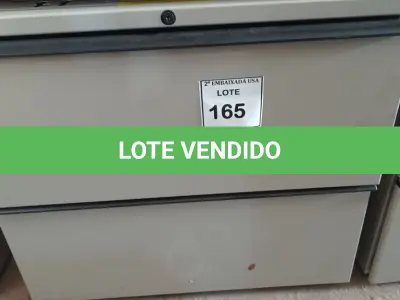 LOTE 165 - 01 ARMÁRIO EM AÇO COM 02 GAVETAS. (NO ESTADO EM QUE SE ENCONTRA. SUJEITO A AVARIAS OCULTAS/VISÍVEIS.)