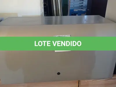 LOTE 393 - 01 ARMÁRIO EM AÇO SUSPENSO. (NO ESTADO EM QUE SE ENCONTRA. SUJEITO A AVARIAS OCULTAS/VISÍVEIS.)