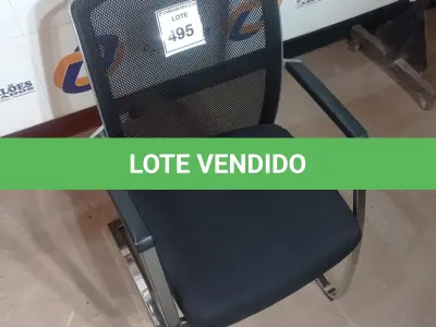 LOTE 495 - 01 CADEIRA DE ESCRITÓRIO. (NO ESTADO EM QUE SE ENCONTRA. SUJEITO A AVARIAS OCULTAS/VISÍVEIS.)