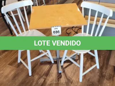 LOTE 036 - 01 MESA QUADRADA EM MADEIRA COM PÉS EM FERRO E 02 CADEIRAS EM MADEIRA. (NO ESTADO) ATENÇÃO! FAZER A VISITAÇÃO ANTES DE ARREMATAR, NÃO SABEMOS SE FUNCIONA. LEILÃO NÃO TEM GARANTIA E NEM DEVOLUÇÃO, SUJEITO A POSSÍVEIS AVARIAS VISÍVEIS/OCULTAS E/OU AUSÊNCIA DE COMPONENTES.