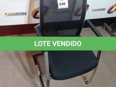 LOTE 548 - 01 CADEIRA DE ESCRITÓRIO. (NO ESTADO EM QUE SE ENCONTRA. SUJEITO A AVARIAS OCULTAS/VISÍVEIS.)