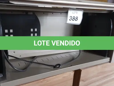 LOTE 388 - 01 ARMÁRIO EM AÇO SUSPENSO. (NO ESTADO EM QUE SE ENCONTRA. SUJEITO A AVARIAS OCULTAS/VISÍVEIS.)