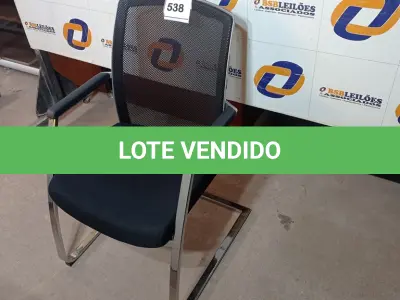 LOTE 538 - 01 CADEIRA DE ESCRITÓRIO. (NO ESTADO EM QUE SE ENCONTRA. SUJEITO A AVARIAS OCULTAS/VISÍVEIS.)