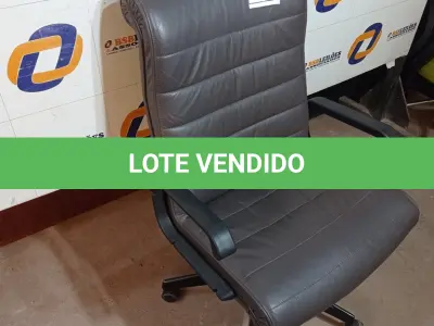 LOTE 524 - 01 CADEIRA DE ESCRITÓRIO. (NO ESTADO EM QUE SE ENCONTRA. SUJEITO A AVARIAS OCULTAS/VISÍVEIS.)