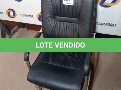 LOTE 501 - 01 CADEIRA DE ESCRITÓRIO. (NO ESTADO EM QUE SE ENCONTRA. SUJEITO A AVARIAS OCULTAS/VISÍVEIS.)