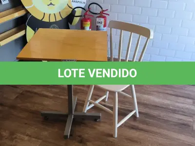 LOTE 007 - 01 MESA QUADRADA EM MADEIRA COM PÉS EM FERRO E 01 CADEIRA EM MADEIRA. (NO ESTADO) ATENÇÃO! FAZER A VISITAÇÃO ANTES DE ARREMATAR, NÃO SABEMOS SE FUNCIONA. LEILÃO NÃO TEM GARANTIA E NEM DEVOLUÇÃO, SUJEITO A POSSÍVEIS AVARIAS VISÍVEIS/OCULTAS E/OU AUSÊNCIA DE COMPONENTES.