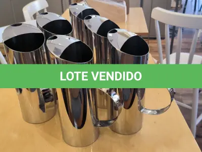 LOTE 018 - 06 JARRAS GRANDES EM INOX. (NO ESTADO) ATENÇÃO! FAZER A VISITAÇÃO ANTES DE ARREMATAR, NÃO SABEMOS SE FUNCIONA. LEILÃO NÃO TEM GARANTIA E NEM DEVOLUÇÃO, SUJEITO A POSSÍVEIS AVARIAS VISÍVEIS/OCULTAS E/OU AUSÊNCIA DE COMPONENTES.