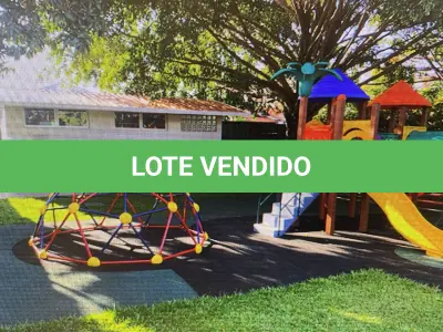 LOTE 565 - 01 PLAYGROUND. (NO ESTADO EM QUE SE ENCONTRA. SUJEITO A AVARIAS OCULTAS/VISÍVEIS.)