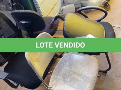 LOTE 555 - 01 CADEIRA DE ESCRITÓRIO. (NO ESTADO EM QUE SE ENCONTRA. SUJEITO A AVARIAS OCULTAS/VISÍVEIS.)