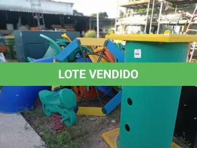 LOTE 565 - 01 PLAYGROUND. (NO ESTADO EM QUE SE ENCONTRA. SUJEITO A AVARIAS OCULTAS/VISÍVEIS.)