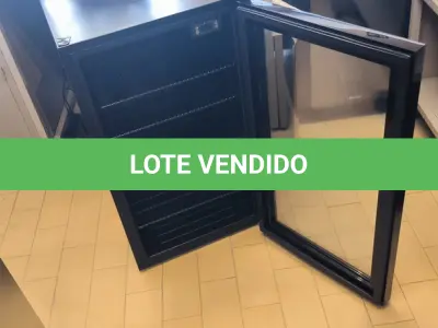 LOTE 087 - 01 ADEGA REFRIGERADA EOS. (NO ESTADO) ATENÇÃO! FAZER A VISITAÇÃO ANTES DE ARREMATAR, NÃO SABEMOS SE FUNCIONA. LEILÃO NÃO TEM GARANTIA E NEM DEVOLUÇÃO, SUJEITO A POSSÍVEIS AVARIAS VISÍVEIS/OCULTAS E/OU AUSÊNCIA DE COMPONENTES.