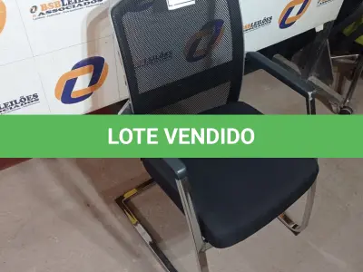 LOTE 541 - 01 CADEIRA DE ESCRITÓRIO. (NO ESTADO EM QUE SE ENCONTRA. SUJEITO A AVARIAS OCULTAS/VISÍVEIS.)