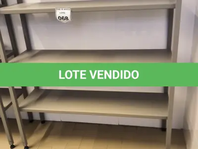 LOTE 068 - 01 ESTANTE DE FERRO COM 04 PRATELEIRAS. (NO ESTADO) ATENÇÃO! FAZER A VISITAÇÃO ANTES DE ARREMATAR, NÃO SABEMOS SE FUNCIONA. LEILÃO NÃO TEM GARANTIA E NEM DEVOLUÇÃO, SUJEITO A POSSÍVEIS AVARIAS VISÍVEIS/OCULTAS E/OU AUSÊNCIA DE COMPONENTES.