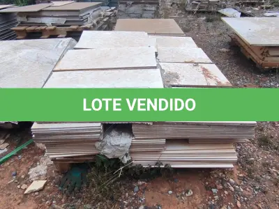 LOTE 022 - APROXIMADAMENTE 43,20 M² CETIM BIANCO 30X60CM RET – PORTOBELLO. (NO ESTADO EM QUE SE ENCONTRA. SUJEITO A AVARIAS OCULTAS/VISÍVEIS.)