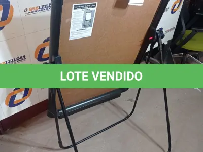 LOTE 540 - 01 QUADRO BRANCO. (NO ESTADO EM QUE SE ENCONTRA. SUJEITO A AVARIAS OCULTAS/VISÍVEIS.)