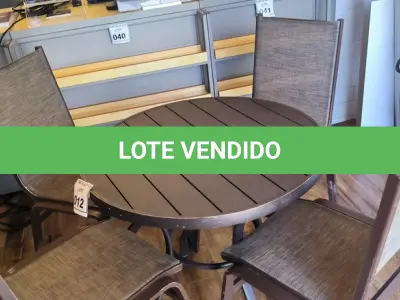 LOTE 012 - 01 MESA REDONDA EM ALUMÍNIO COM 04 CADEIRAS. (NO ESTADO) ATENÇÃO! FAZER A VISITAÇÃO ANTES DE ARREMATAR, NÃO SABEMOS SE FUNCIONA. LEILÃO NÃO TEM GARANTIA E NEM DEVOLUÇÃO, SUJEITO A POSSÍVEIS AVARIAS VISÍVEIS/OCULTAS E/OU AUSÊNCIA DE COMPONENTES.